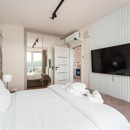 Apartament Delux Kasprowicza 20C Prywatny Parking Basen Sauna Oraz Silownia W Cenie Kołobrzeg Exteriör bild