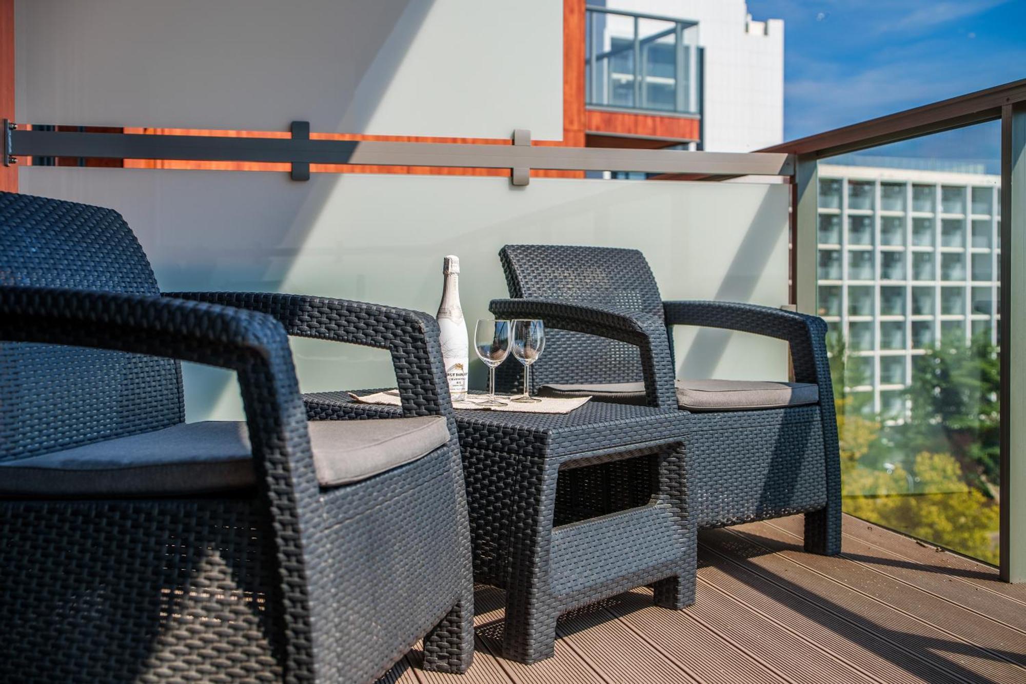 Apartament Delux Kasprowicza 20C Prywatny Parking Basen Sauna Oraz Silownia W Cenie Kołobrzeg Exteriör bild